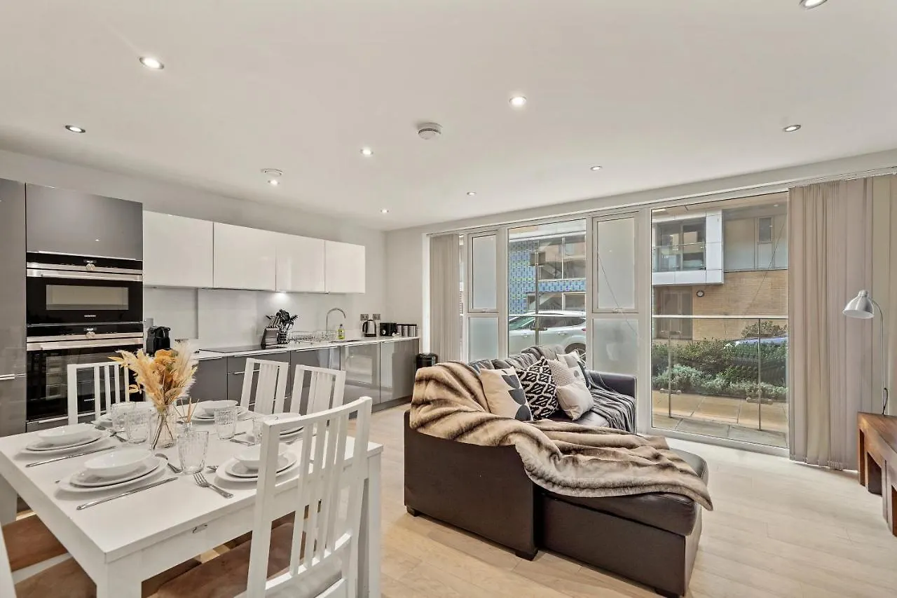 Modern 2 Bed Apartment By Station Square Cambridge